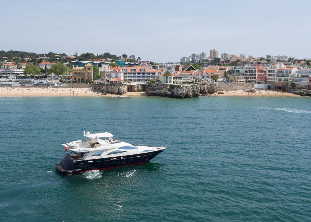 azimut yacht 80 ft vilamoura boat charter algarve 11
