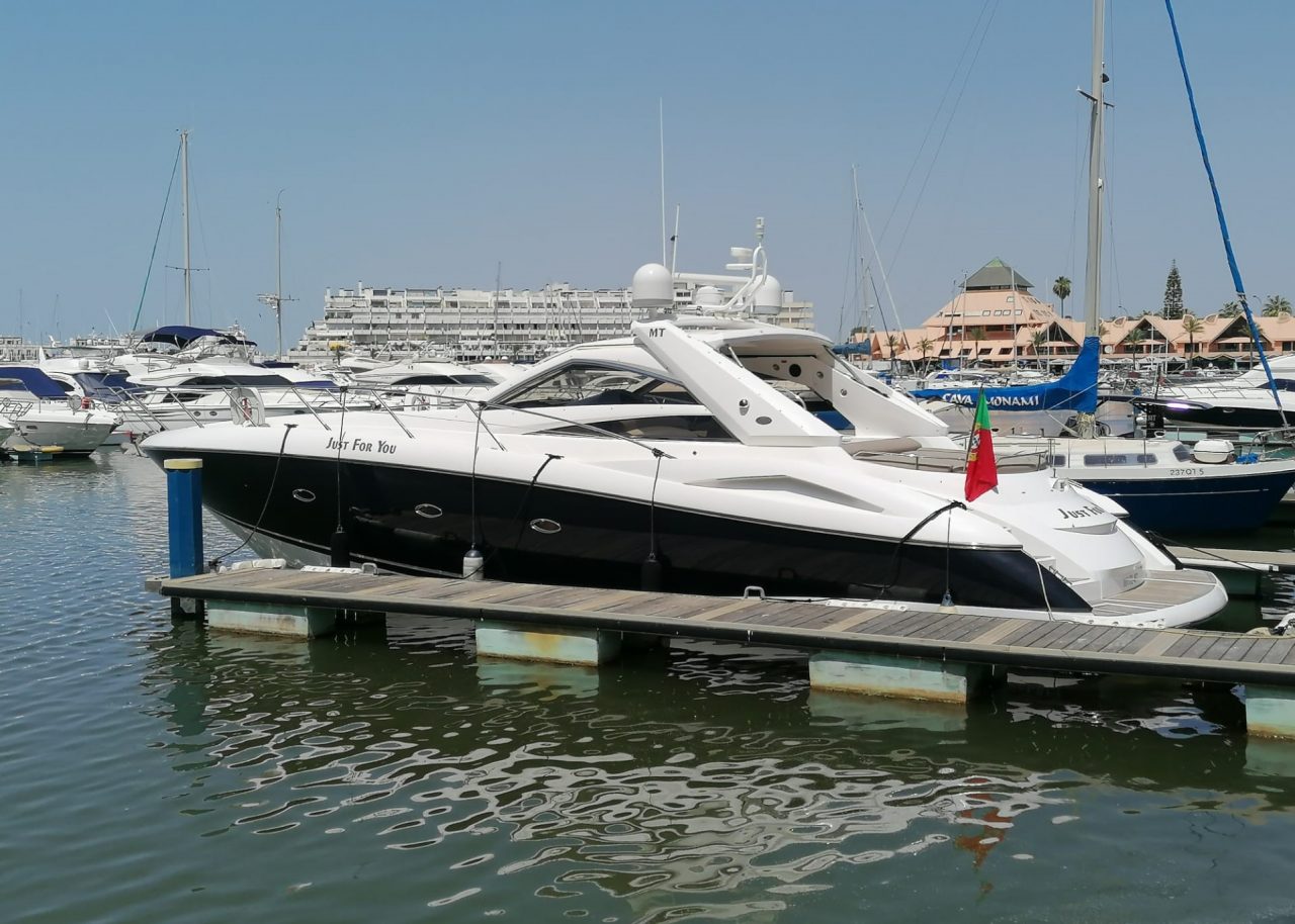 yacht sunseeker portofino 53ft vilamoura marina boat charter Algarve 6