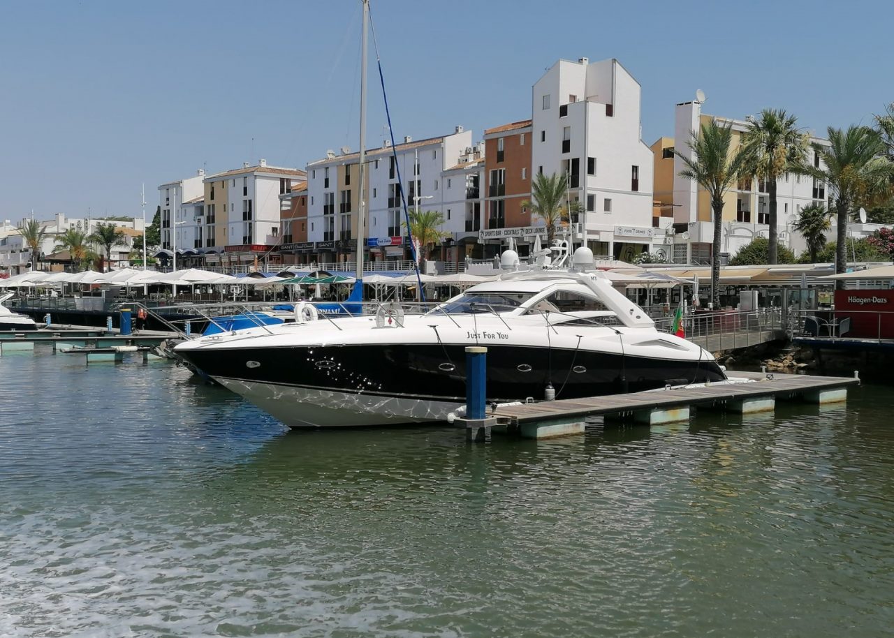 yacht sunseeker portofino 53ft vilamoura marina boat charter Algarve 9