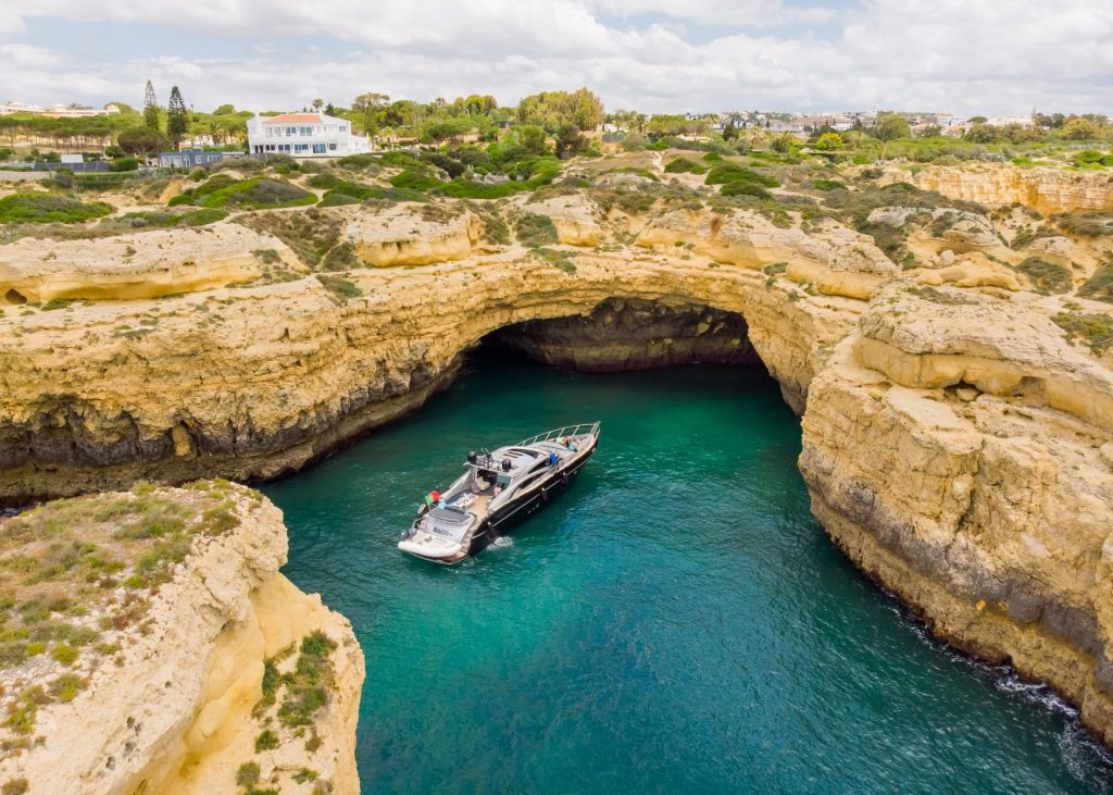 Sunseeker predator 72ft yacht vilamoura boat charter algarve aluguer iate Algarve luxury concierce 7.5 1