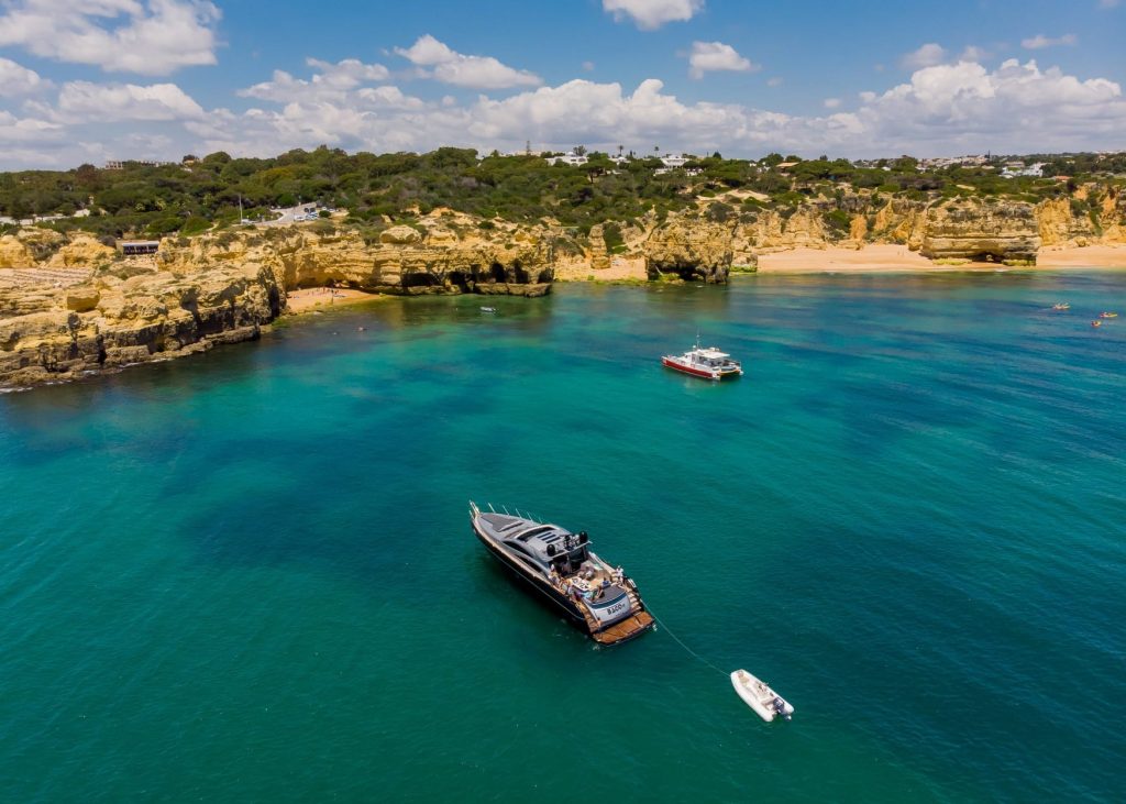 Sunseeker predator 72ft yacht vilamoura boat charter algarve aluguer iate Algarve luxury concierce 7.5 2