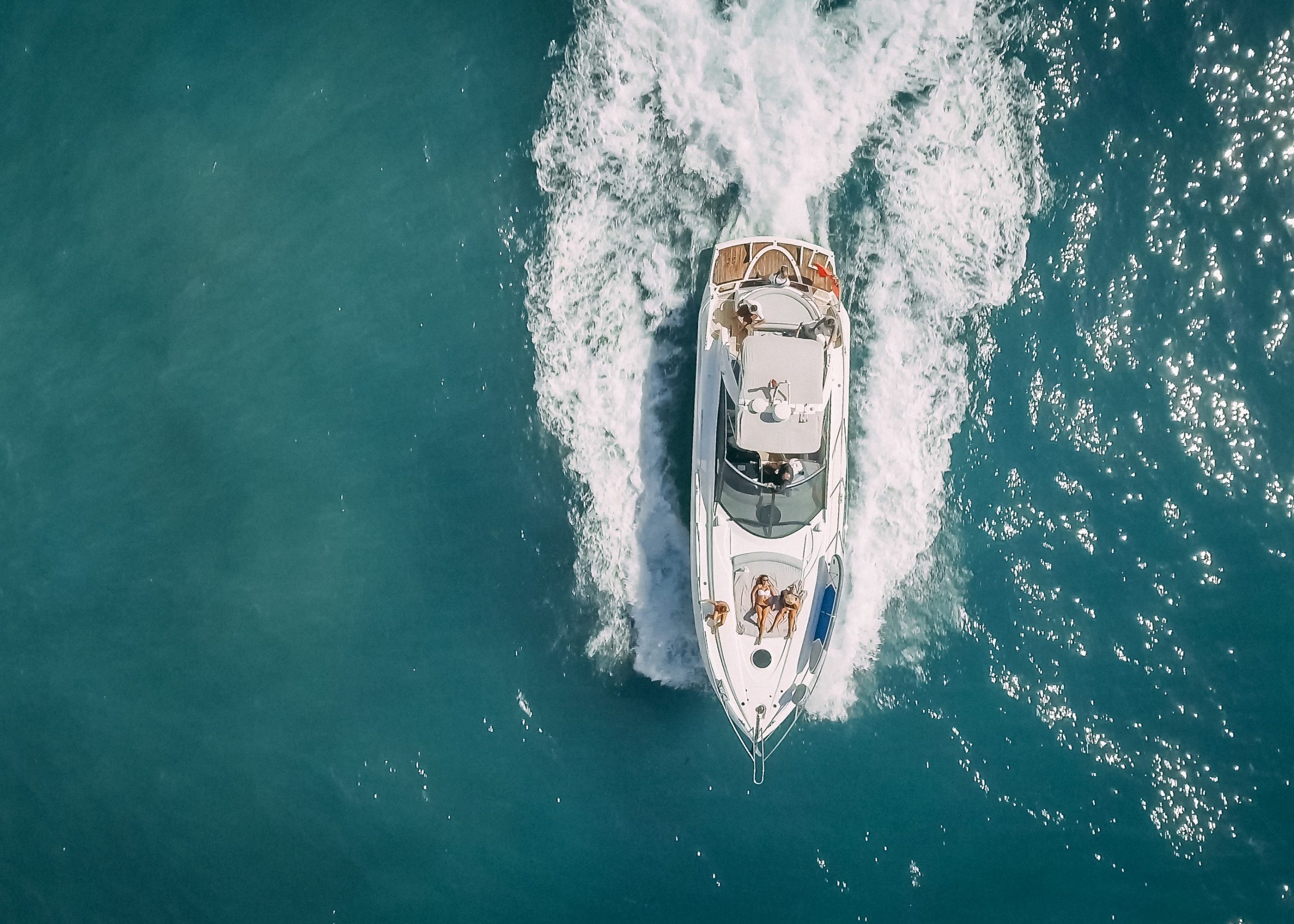 sunseeker Portofino yacht 53 ft vilamoura boat charter algarve 1 algarve luxury concierge aluguer barco 7.5 2