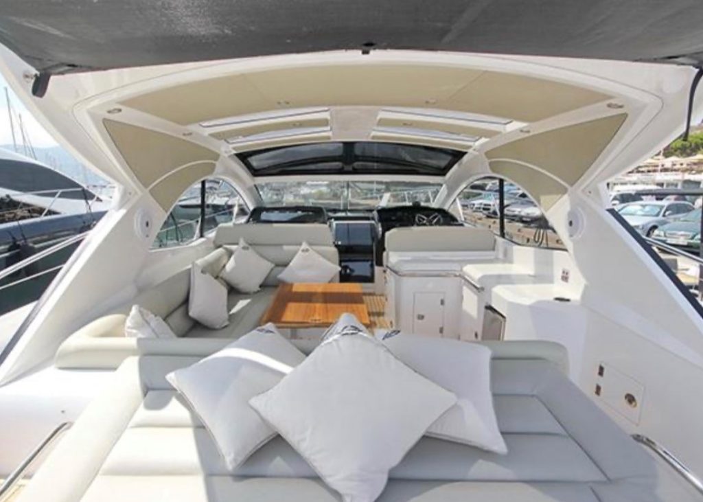 sunseeker san remo yacht 53 ft vilamoura boat charter algarve 1 algarve luxury concierge aluguer barco 7.5 4