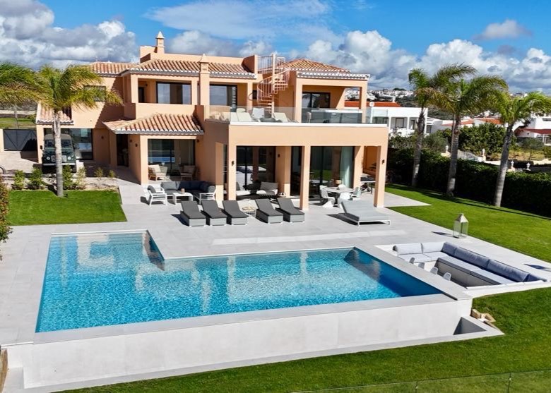 villa rentals in the Algarve