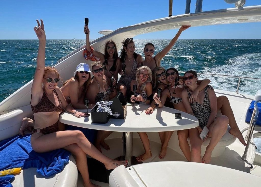 Yacht Vilamoura charter Algarve Luxury Concierge 55 Azimut 5